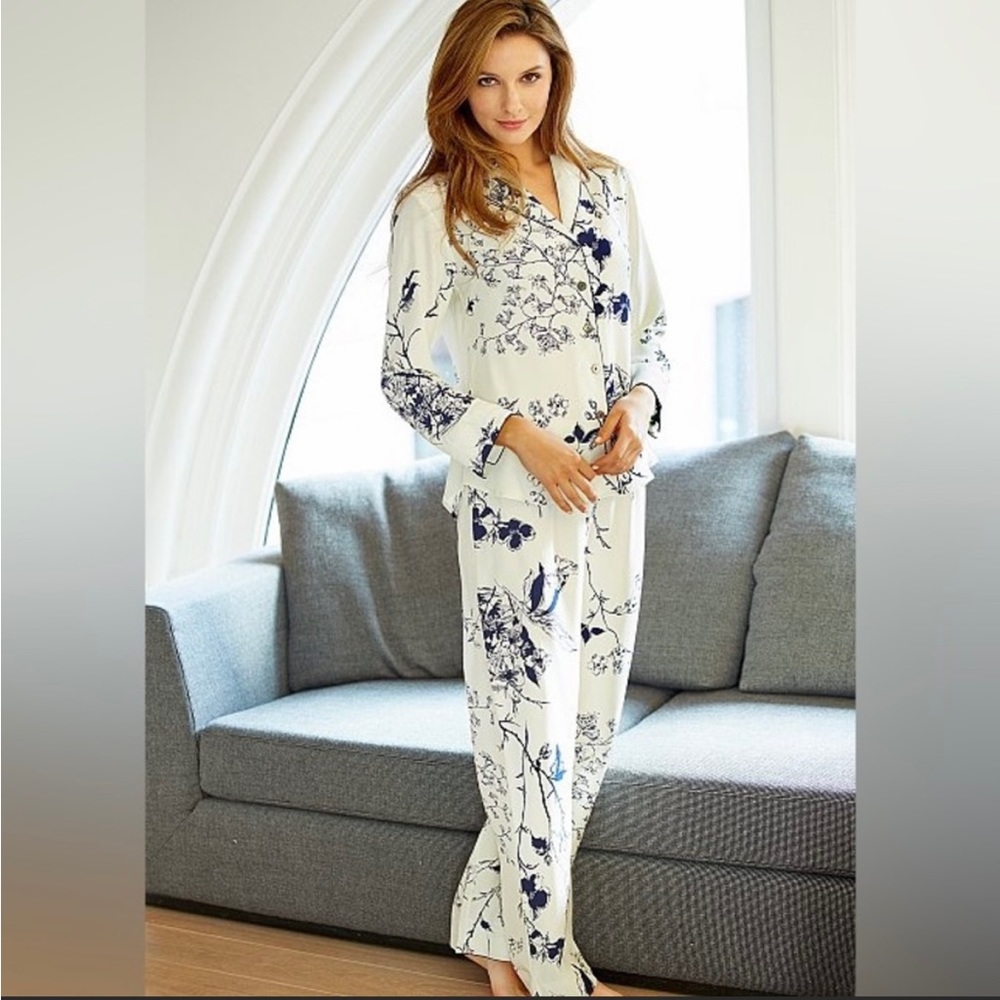 Julianna Rae Women’s 100% Mulberry Silk Pajama Set in Midnight Floral